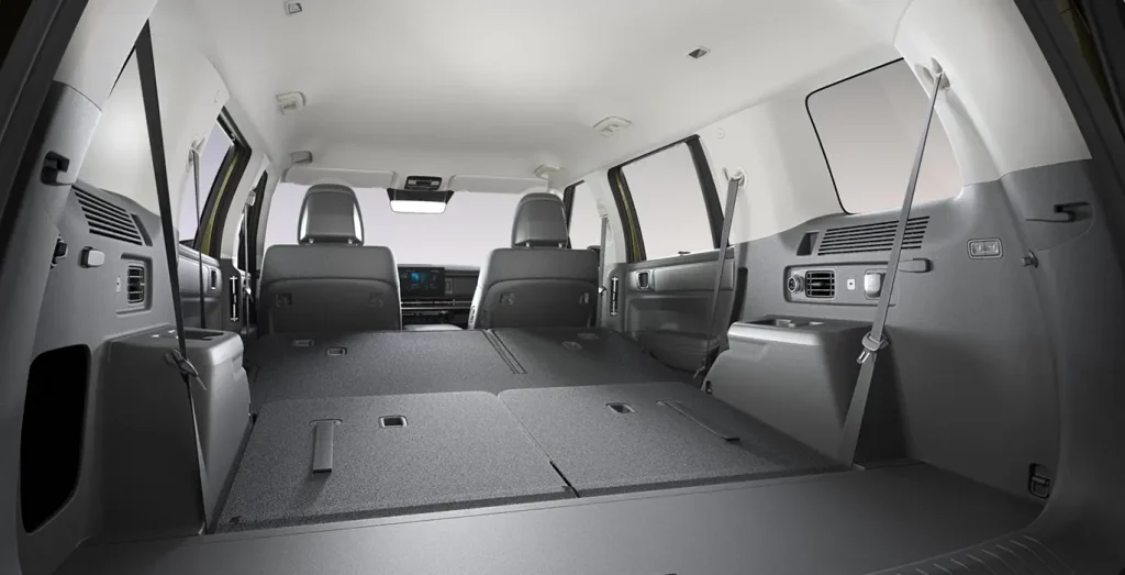 Hyundai-Santa-Fe-1.6-T-GDI-Maxx-PHEV-252CV-4x4-6AT-interior-trasera-II