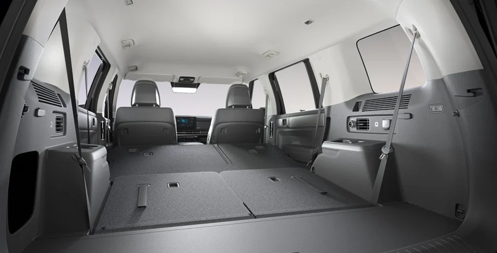 Hyundai-Santa-Fe-Maxx-1.6-T-GDI-HEV-215CV-4x4-6AT-interior-trasera-II